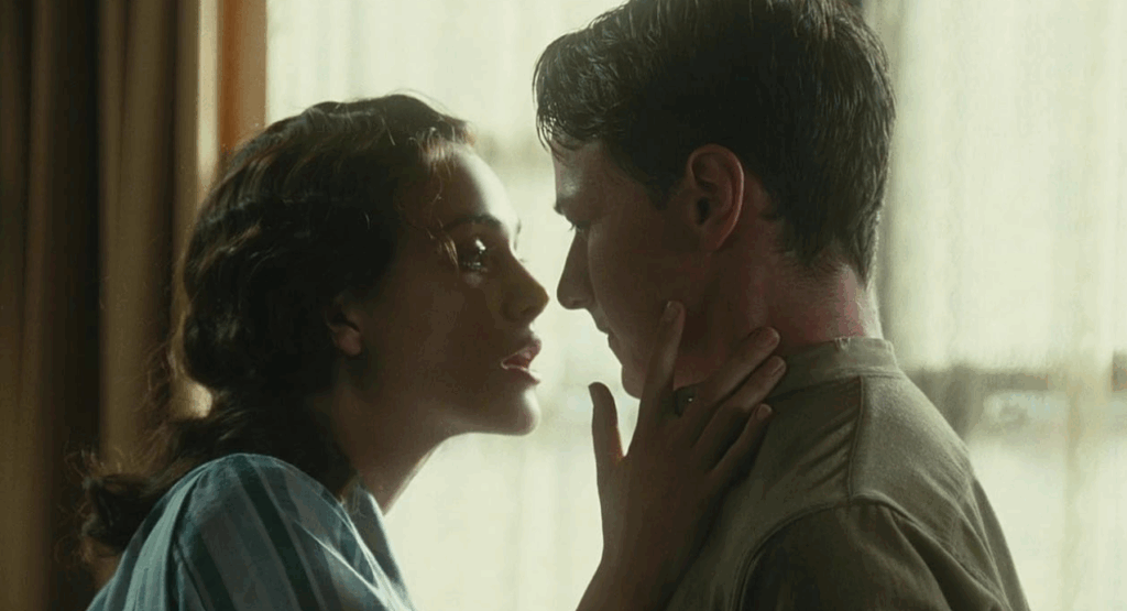 Keira Knightley and James McAvoy in Atonement