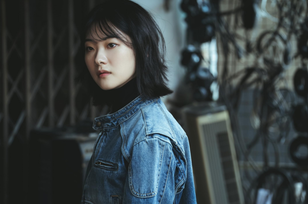 Jo Yoon-soo as Euni-bi in The Manipulated